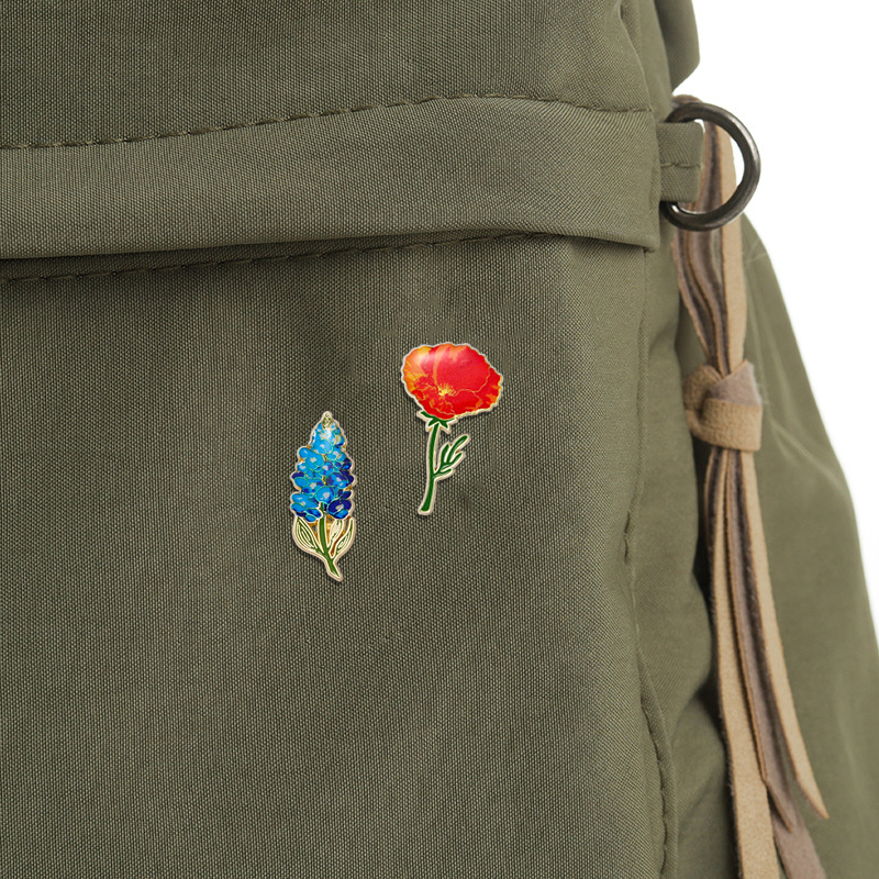 Pretty Flower Theme Enamel Pin - đánh giá và giá Embroidery Lips